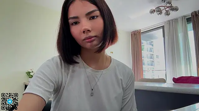 MarylnMonnier Stripchat cam model