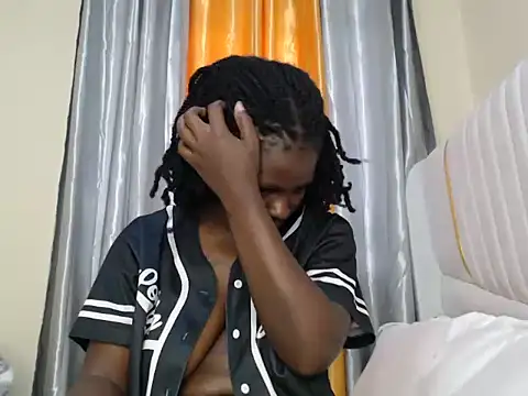 TrishaKalid webcam