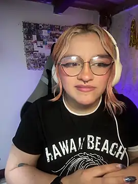 Sophia_Weest99 webcam
