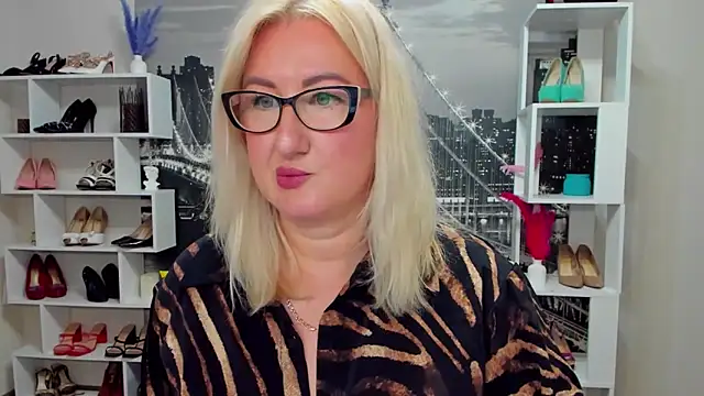 DianaFrances webcam