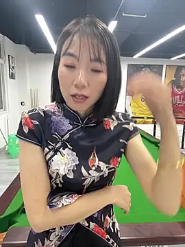 美女fafade2588在线直播