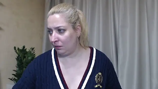 sweetpussy13 webcam