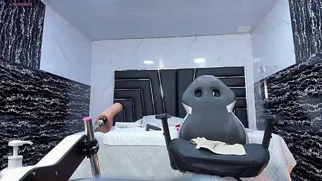Ladyy_Scarlett webcam