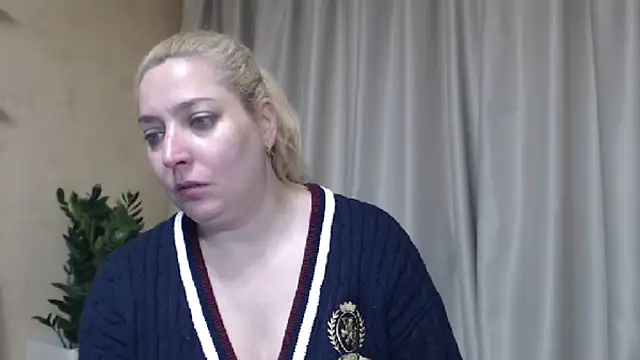 sweetpussy13 webcam