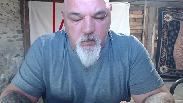 Newfiesausage1972 webcam