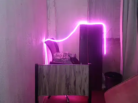 Naughty_alfrea webcam