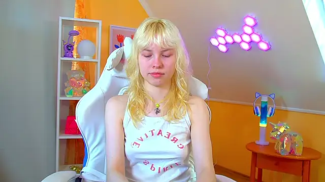 hannahhollis - HannahHollis's free webcam - UK Sex Cams