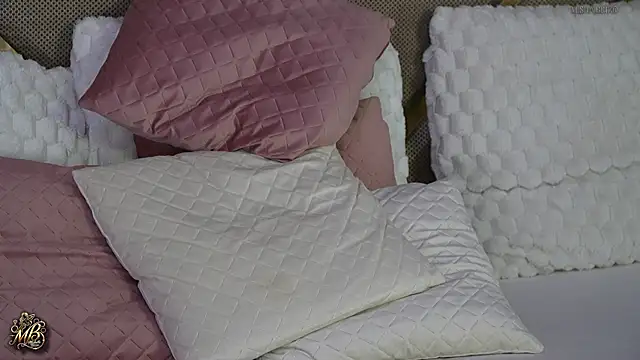 Mishelle-Brizo webcam
