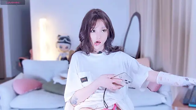美女Yr_kitten_333在线直播