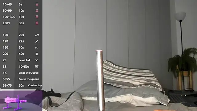 TanishaEvans webcam