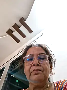 Shalini3456 webcam