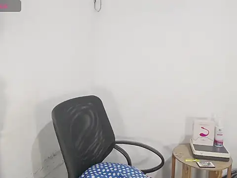 NannyaBitch webcam
