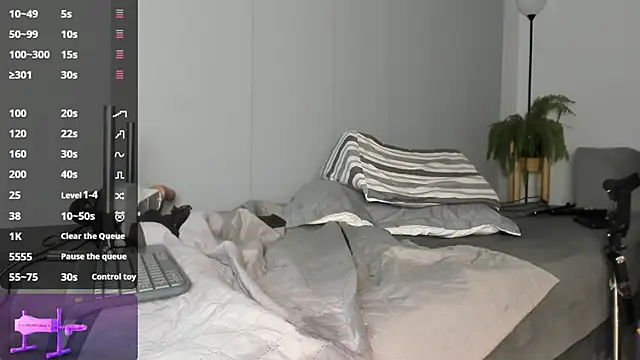 TanishaEvans webcam