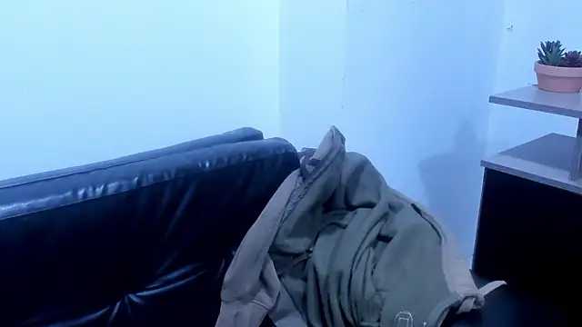 KiaraaBlack webcam