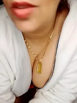 Naughty-Yousra webcam