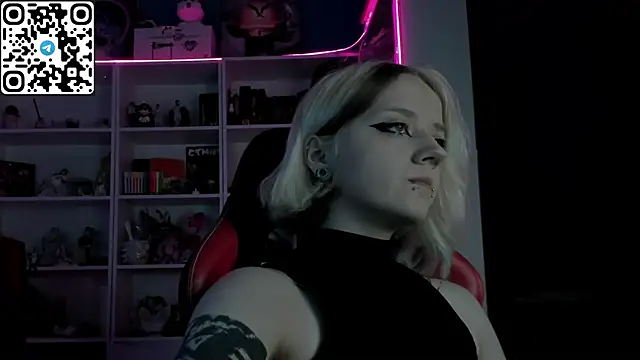 Holy_Mistress_S webcam