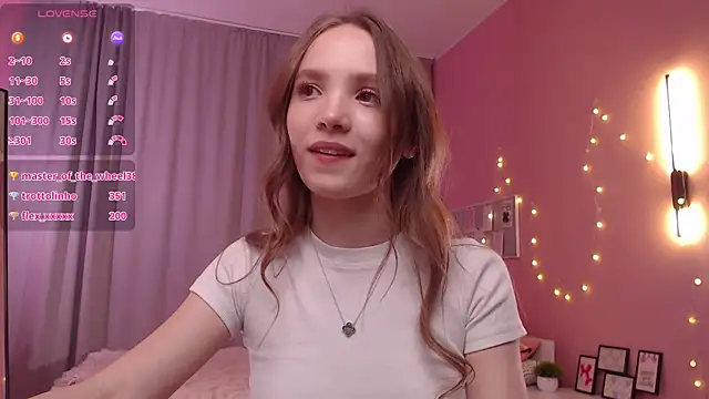 Adria_Arjona webcam