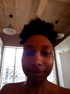 ExtraDoll webcam