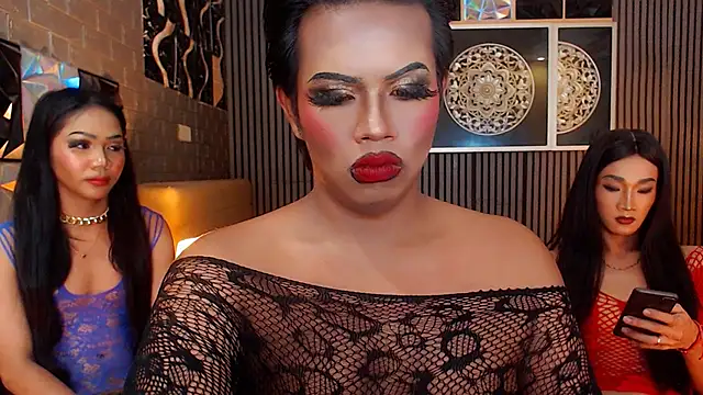 SeductiveTiara webcam