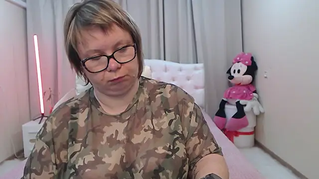 BonnnyBoobsy webcam