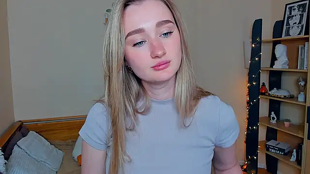 VioletteClaire webcam