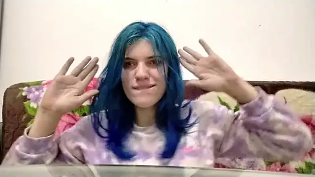 GrungyWhimsy webcam