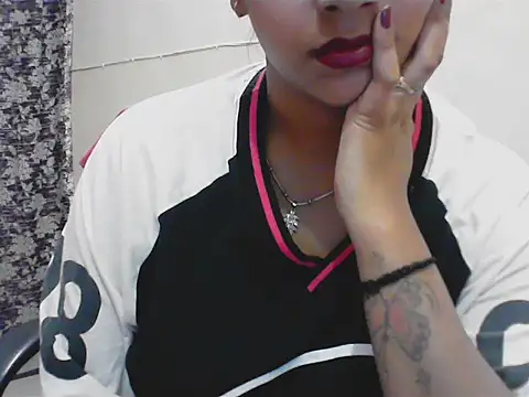 LovingPihu webcam