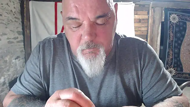 Newfiesausage1972 webcam