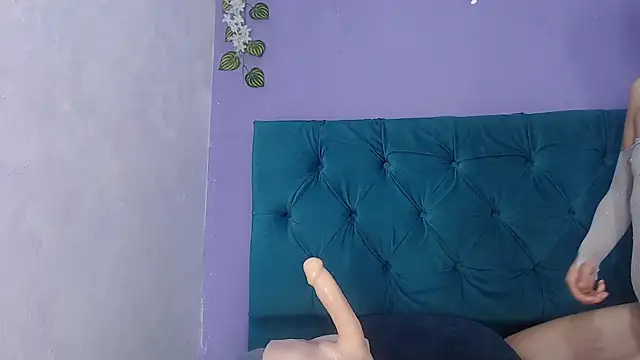 alorena_megancm webcam