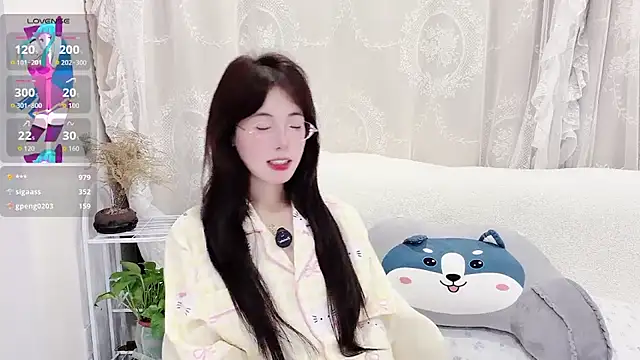美女yunbaobei_6688在线直播