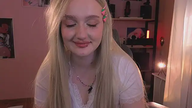 ELLIEJAY webcam