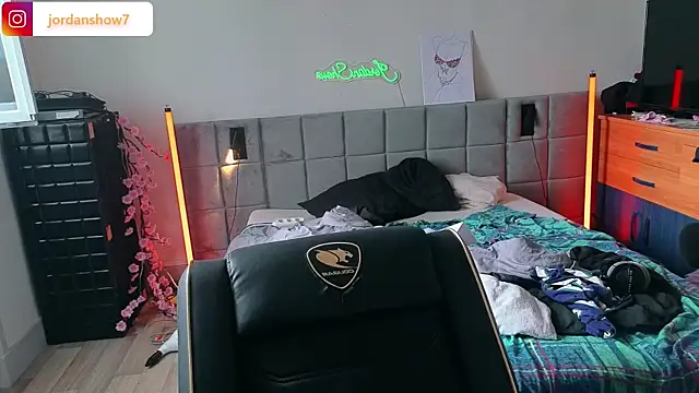 JordanShow webcam