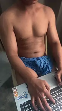 DarkMuscleBoyX webcam