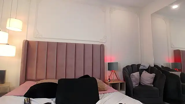 LiaTrainor webcam