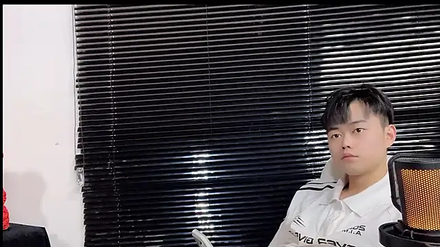 GUCCI-BOY1314 webcam