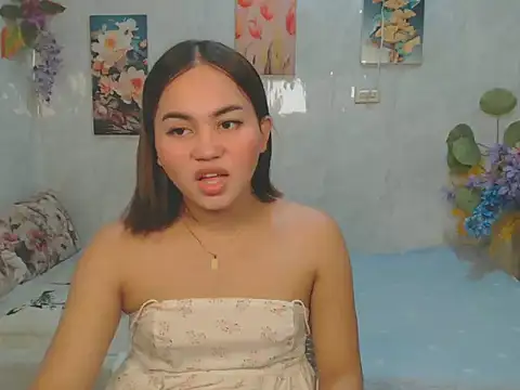 ur_asiankat webcam