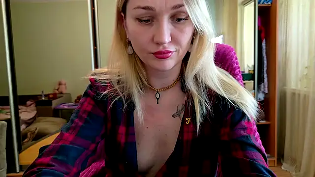 Hotty_Evochka webcam