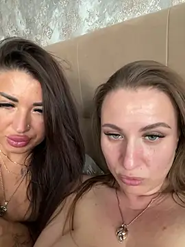  RuslanaXX chat room