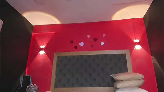 YayaHilton live sex cam