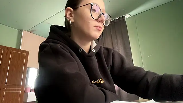 AdelleBaggenstoss webcam