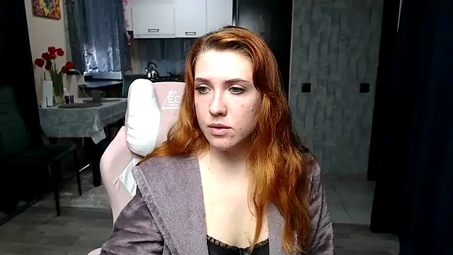 Reginasmilee webcam