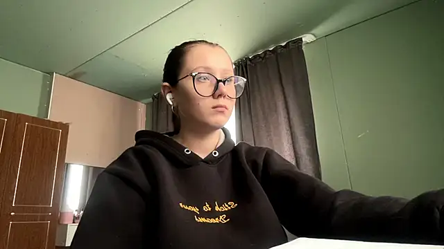 AdelleBaggenstoss webcam