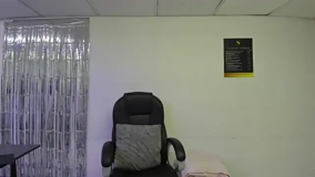 Aisha_hotts777 webcam