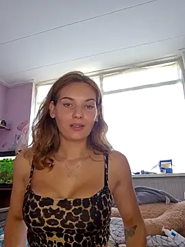 Live cam model sweetsophie69 broadcasting live