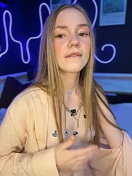 MilaMoone webcam