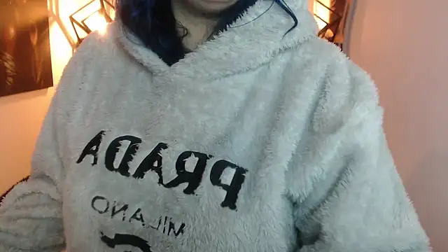 scarleth_blue webcam