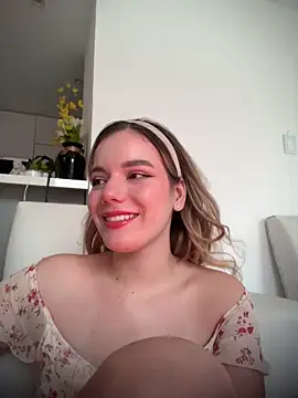 NicoleCut