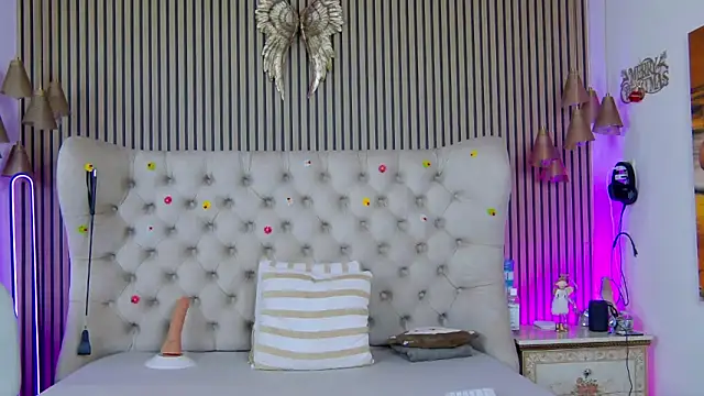 PlayfulShow webcam