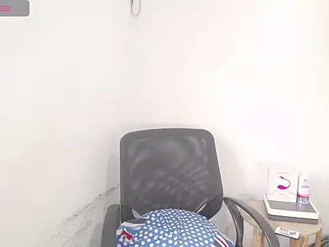 NannyaBitch webcam