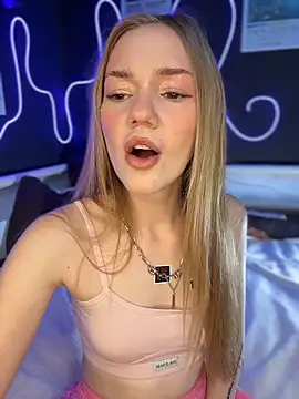 MilaMoone webcam
